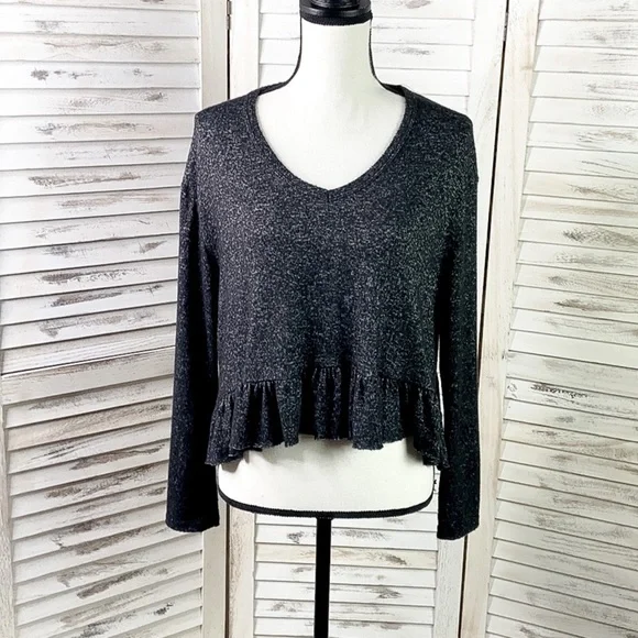OLIVIA RAE | Lightweight Peplum Soft Sweater Small - Picture 2 of 9